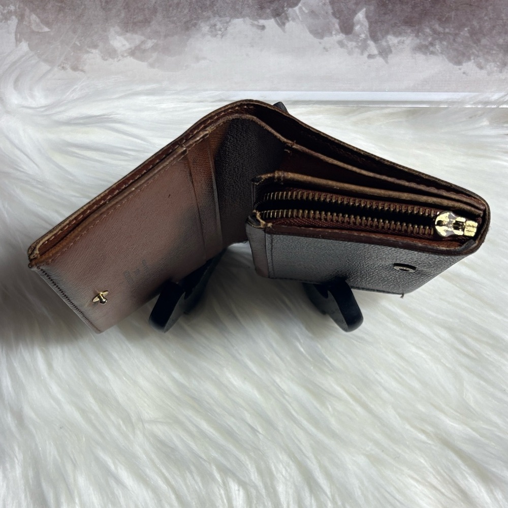 LOUIS VUITTON COMPACT WALLET - Picture 4 of 16